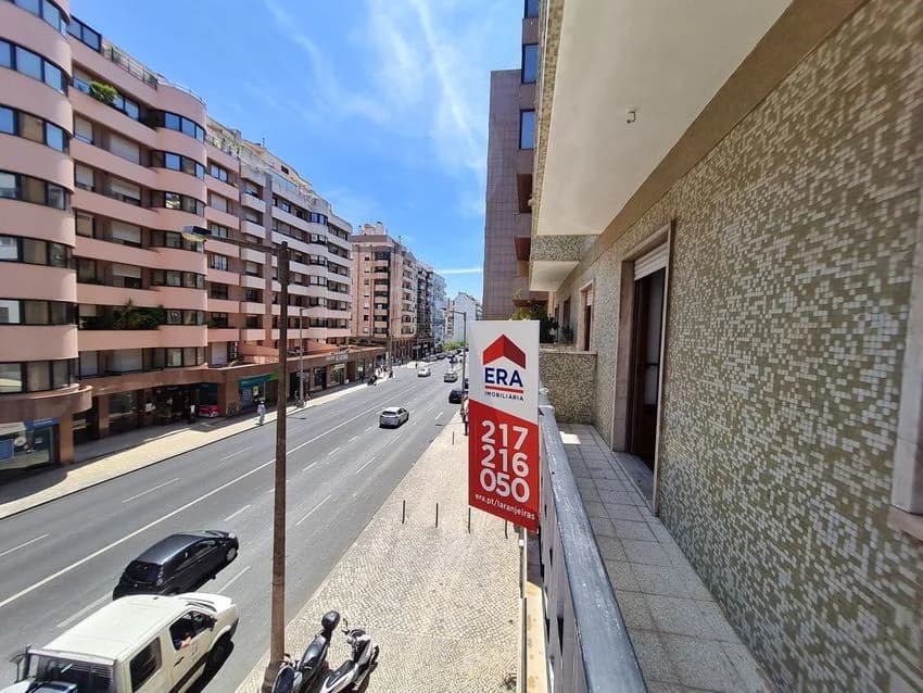 T3 flat for rent in estrada da Luz