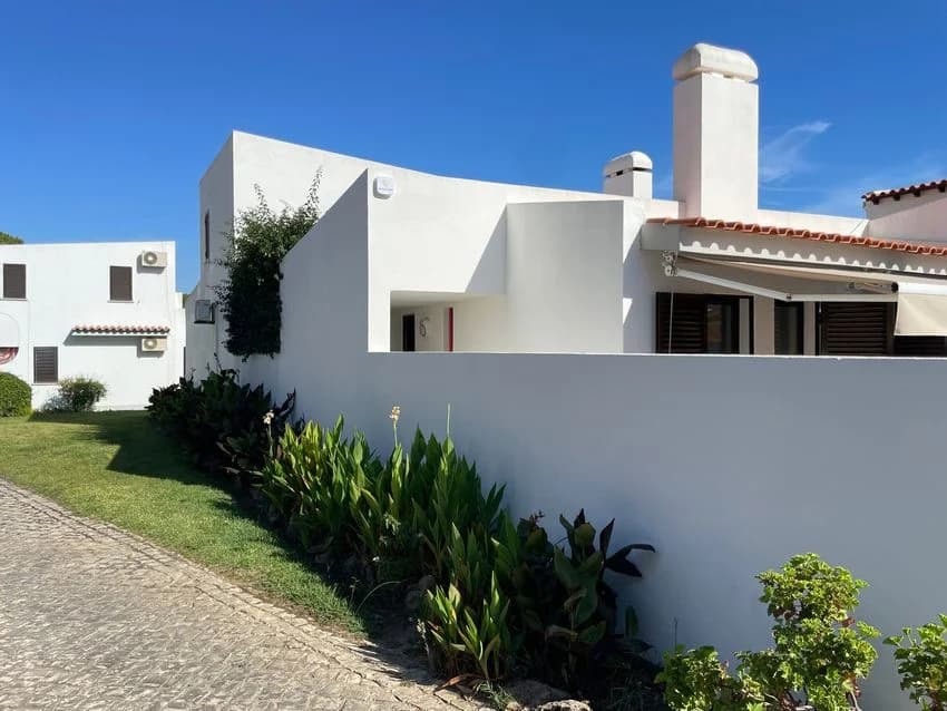 Detached house for rent in Caminho dos Pinhais, 2 Villa Ipanema Moradia 35