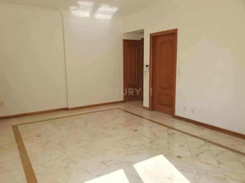 T1 flat for rent in alameda das Linhas de Torres, 228