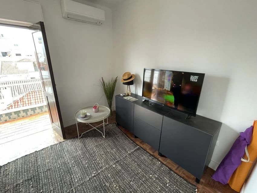 T0 studio flat for rent in Rua Padre Filipe, 14