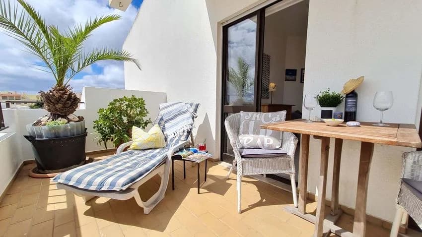 T1 flat for rent in Rua da Hortinha