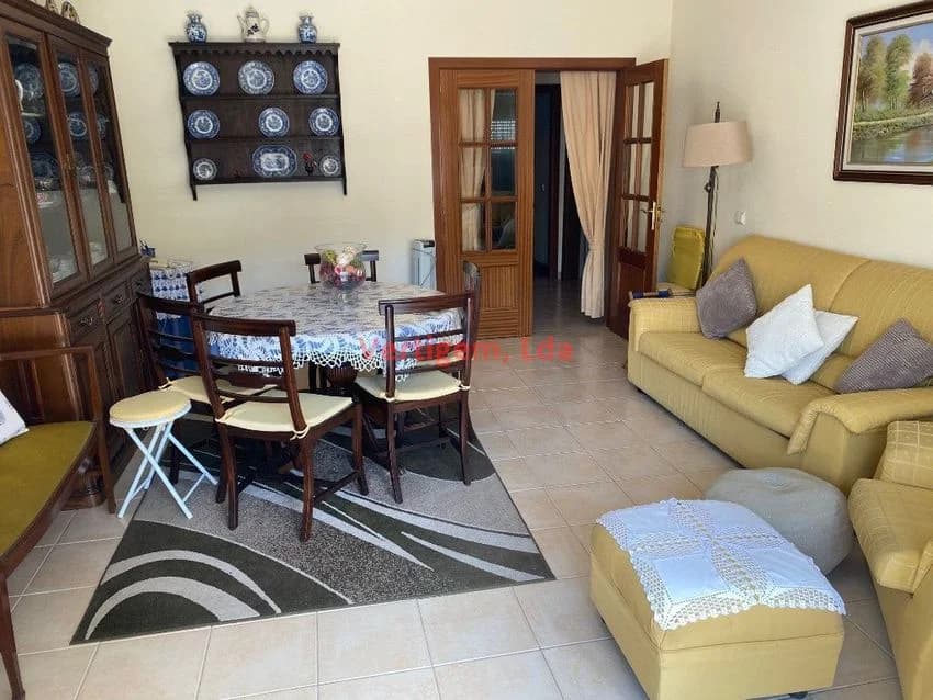 T2 flat for rent in Avenida 25 de Abril CV