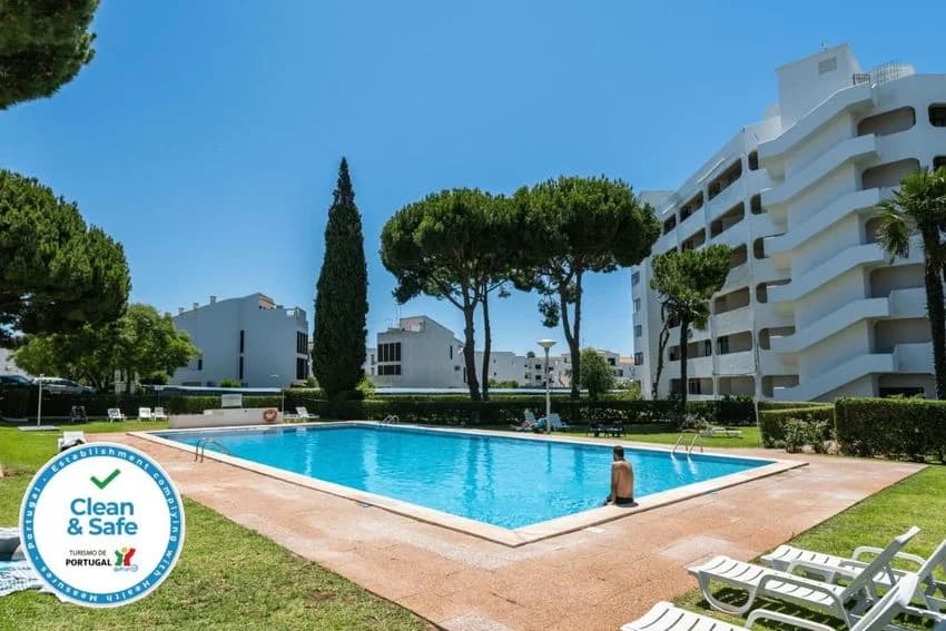 T1 flat for rent in Avenida do Parque, 23 1
