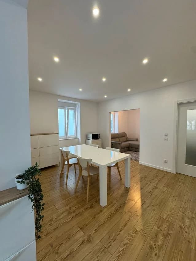 T3 flat for rent in rua Direita de Massamá, 80