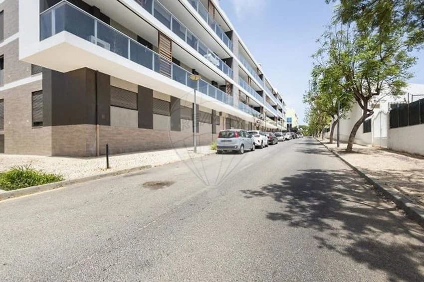 T3 flat for rent in Rua Professor José Sousa Ferradeira