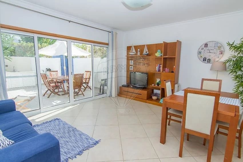Detached house for rent in Rua da Atlantida