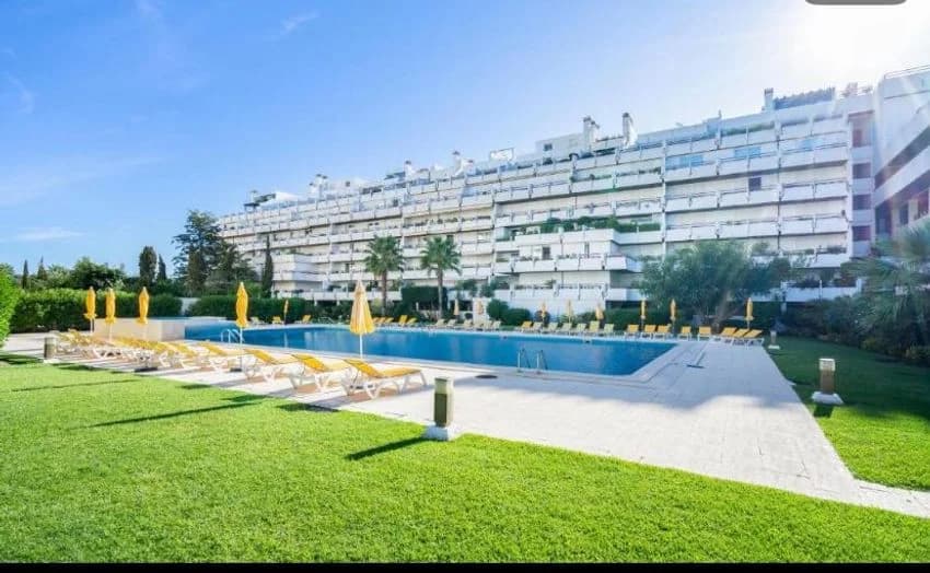 T2 flat for rent in Avenida Cerro da Vila Nn