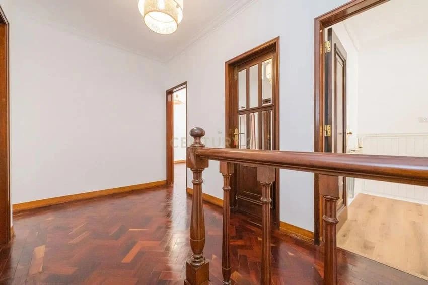 T3 flat for rent in largo João dos Santos, 30