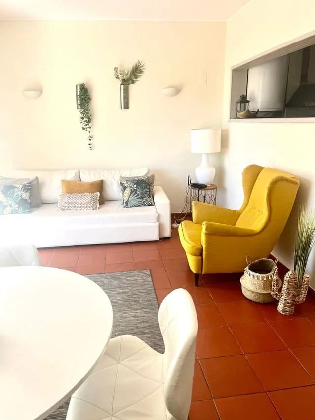 Terraced house for rent in Praça dos Três Caminhos Nn
