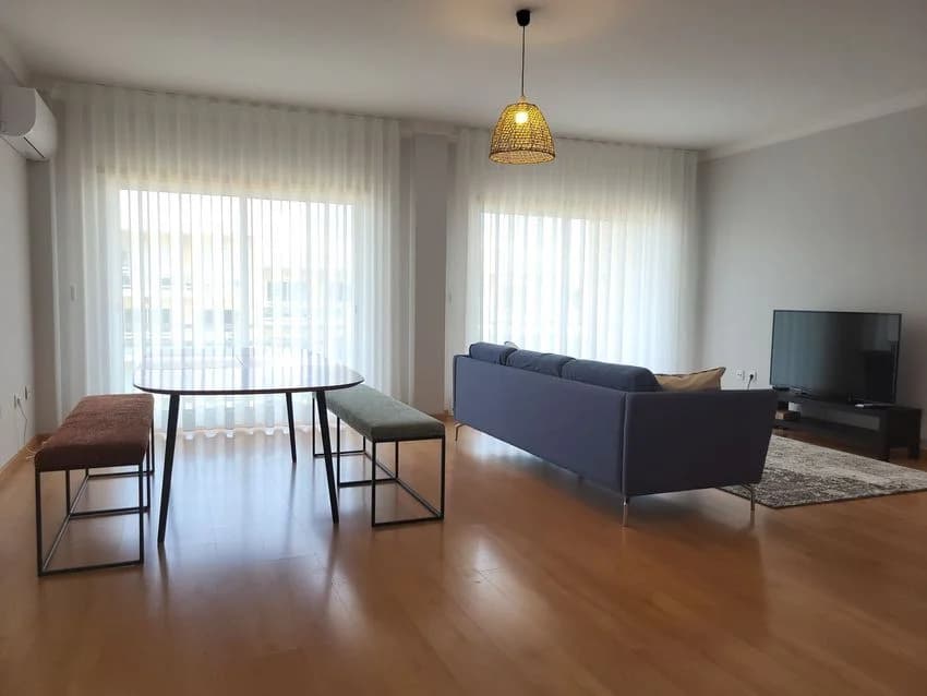 Penthouse for rent in Rua Rei Dom Sebastião, 19