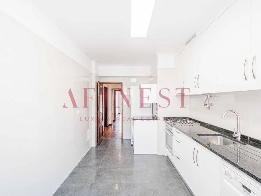 T2 flat for rent in praceta Nossa Senhora Rosário