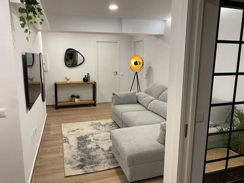 T2 flat for rent in Avenida das Comunidades Lusíadas, 3