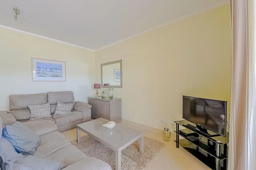 T2 flat for rent in Rua Armação do Medo das Cascas, 12