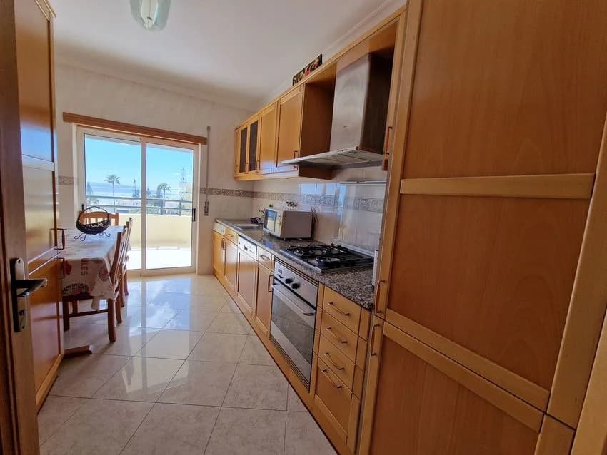 T2 flat for rent in Estrada da Galé, 98