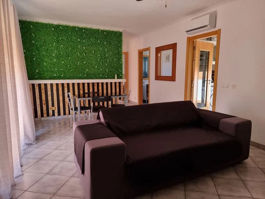 Penthouse for rent in Rua Primeiro de Maio, 8