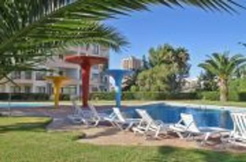 T2 flat for rent in Avenida Tomás Cabreira, 601 ApartB