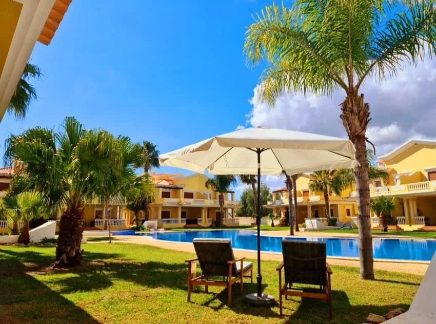 Detached house for rent in Rua Doutor José Francisco Teixeira Azevedo, 2