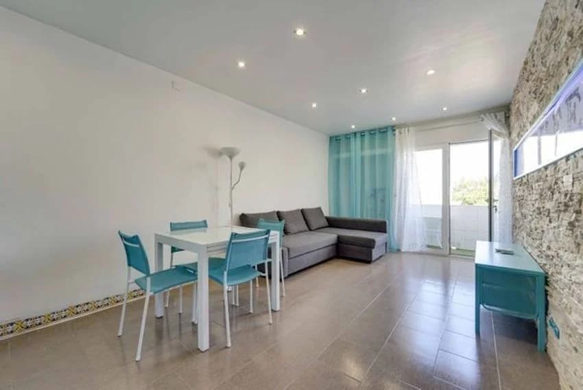 T0 studio flat for rent in Avenida Doutor Francisco sá Carneiro, 87