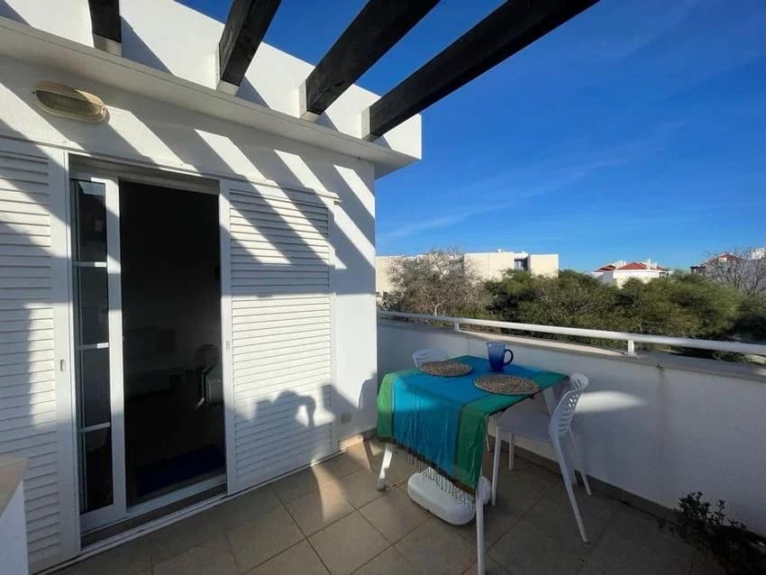 T1 flat for rent in Rua Pedro Nunes, 1