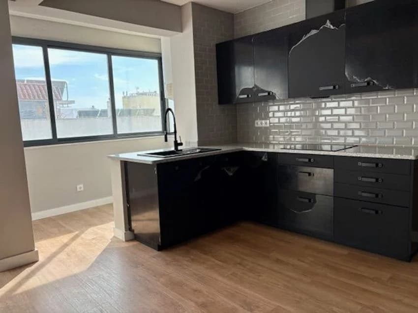 T2 flat for rent in Rua General Teofilo da Trindade, 34