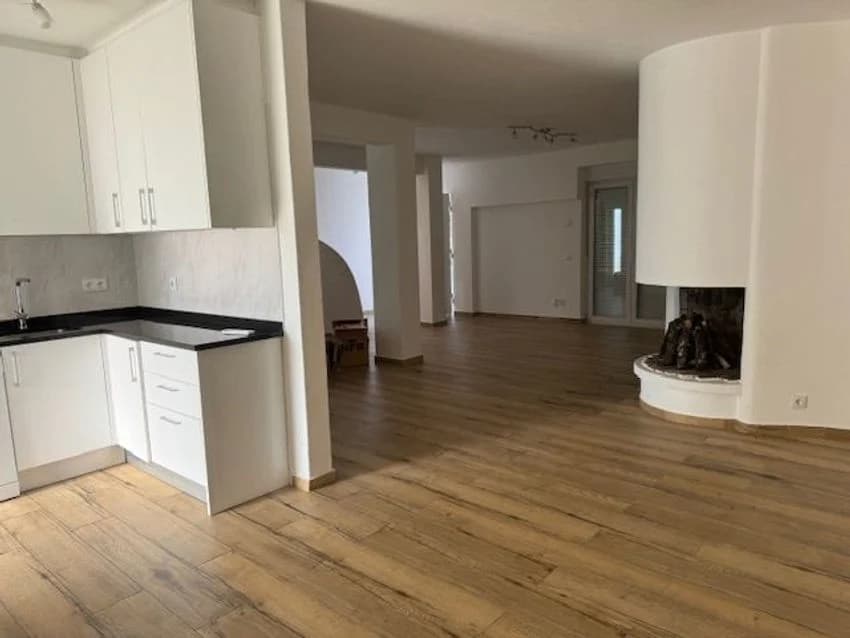 Terraced house for rent in Avenida Tivoli, 2810