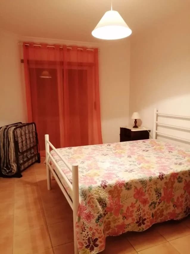 T2 flat for rent in Rua Fernão de Magalhães, 2