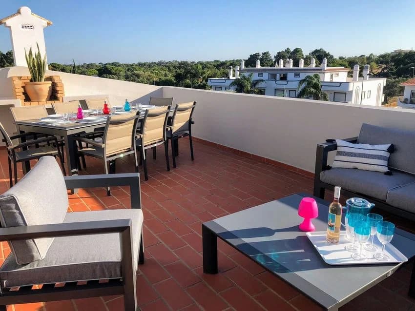 Duplex for rent in Rua Cristóvão Pires Norte, 137 n