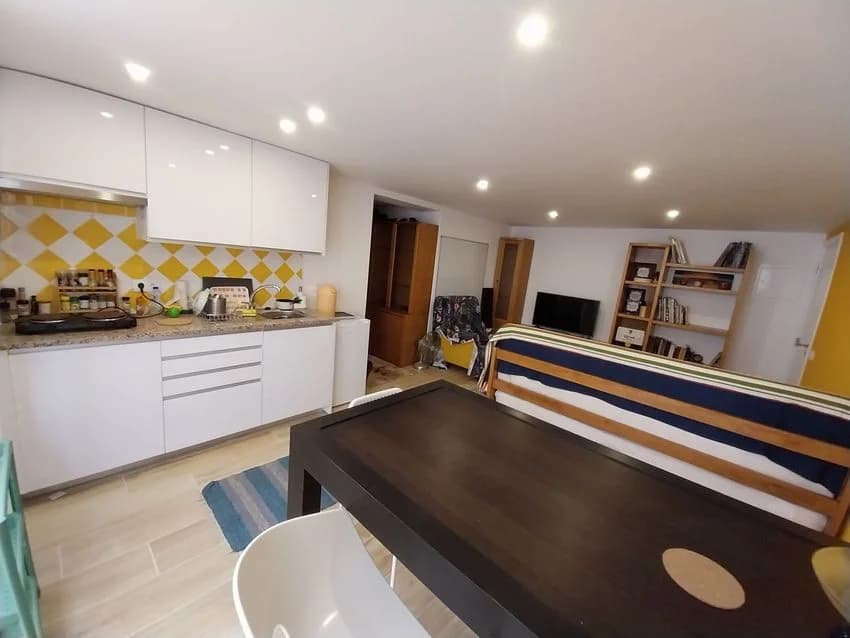 T2 flat for rent in Rua da Costa D'Oiro, 28