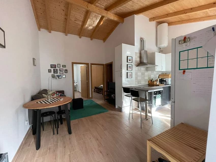 Terraced house for rent in Rua Cruz das Mestras, 27
