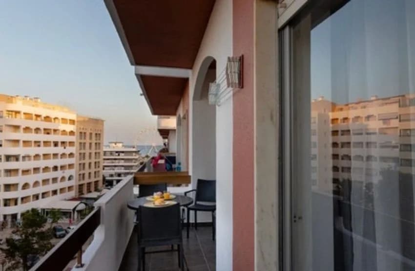 T1 flat for rent in Rua Gil Eanes, 2