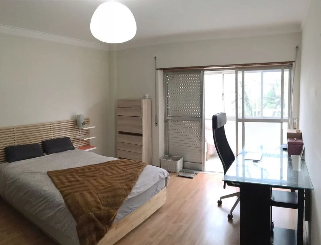 T1 flat for rent in avenida Elias Garcia, 157