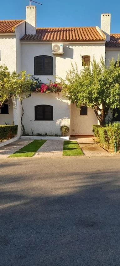 Semi-detached house for rent in Praça Aldeamento Nora Velha J2