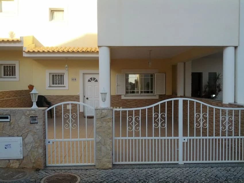 Terraced house for rent in Rua das Tílias, 38