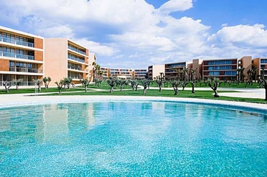 T2 flat for rent in Rua dos Salgados Nn