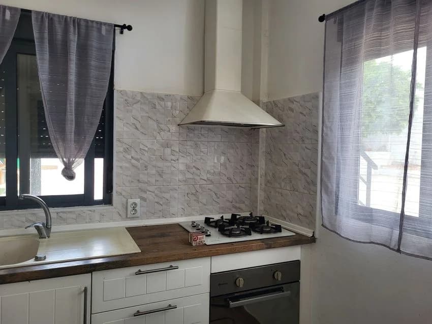 T3 flat for rent in Praça Francisco Sá Carneiro, 2
