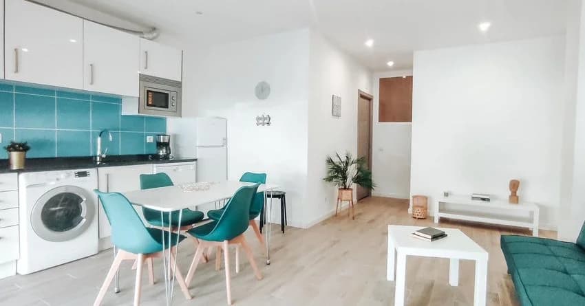 T1 flat for rent in Rua Poeta Emiliano da Costa, 46 a