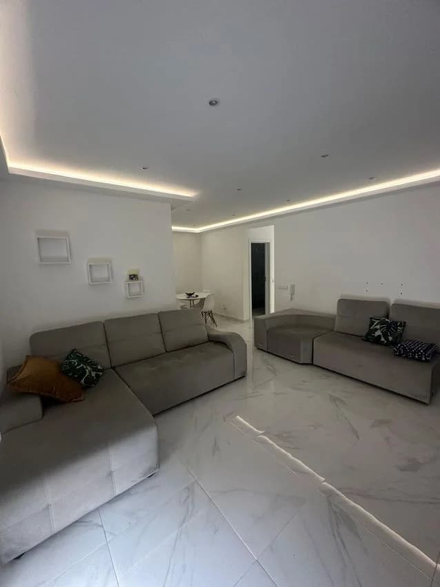 T2 flat for rent in Beco 5 de Outubro, 4 Lote