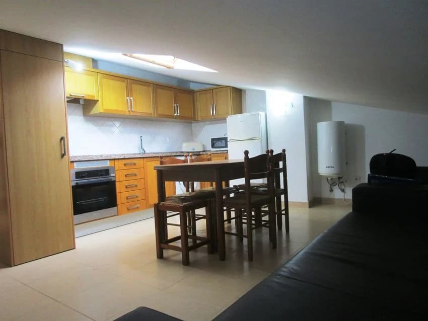 T2 flat for rent in Travessa Bartolomeu Dias, 22