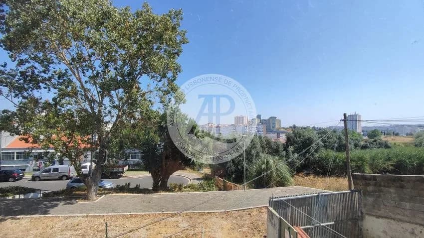 T2 flat for rent in Falagueira-Venda Nova