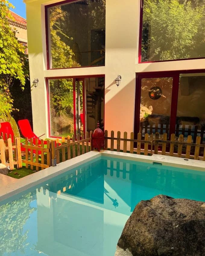 Semi-detached house for rent in travessa do Rio da Bica, 3