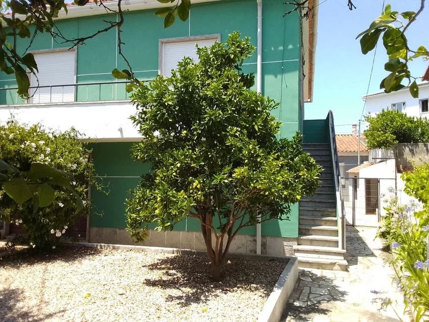 T3 flat for rent in rua Rainha Dona Amélia, 6
