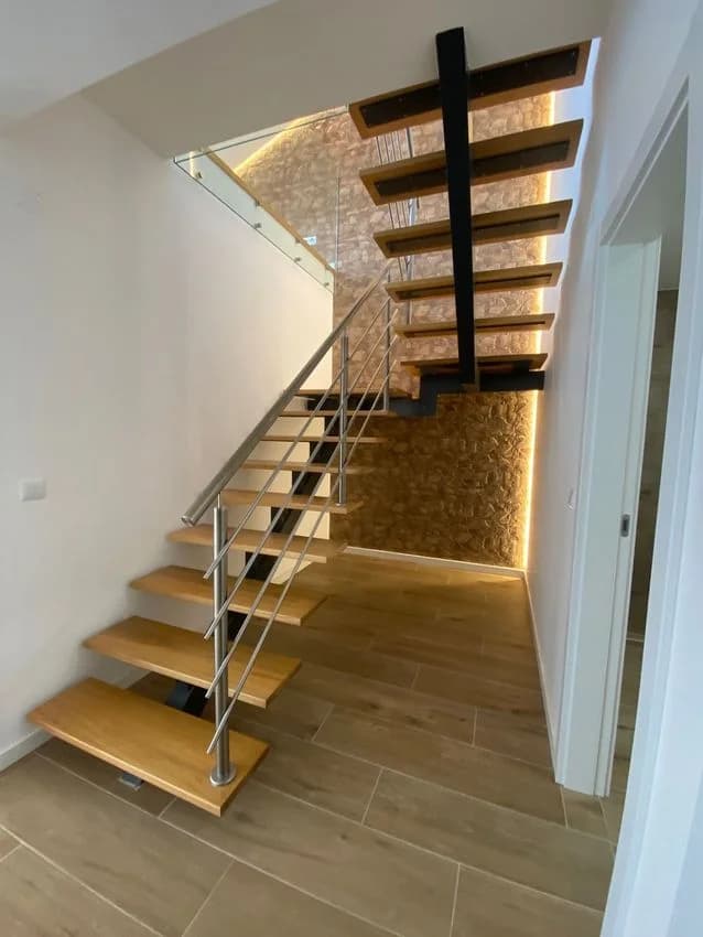 Duplex for rent in rua António França Borges, 6 nr
