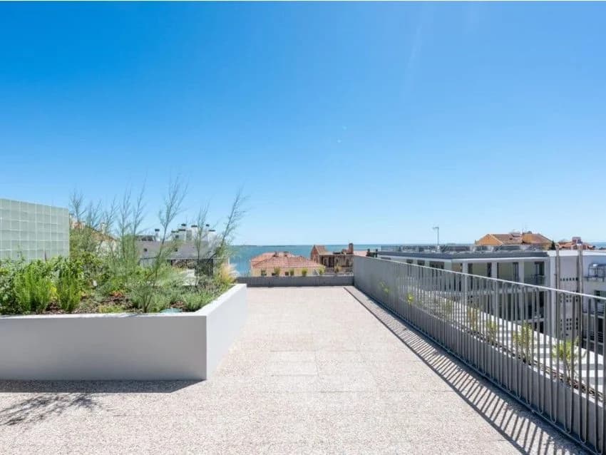 T3 flat for rent in rua Sacadura Cabral