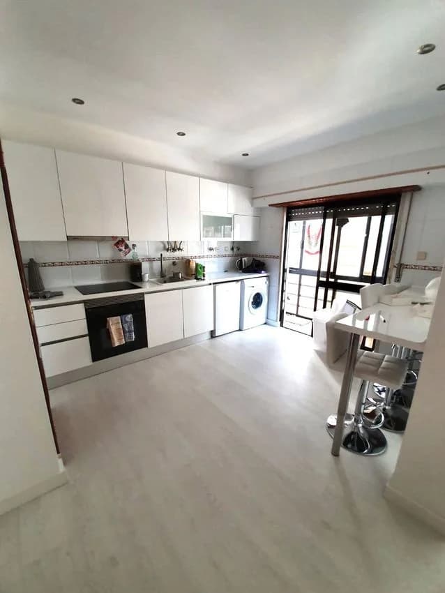 T3 flat for rent in rua de Antuérpia
