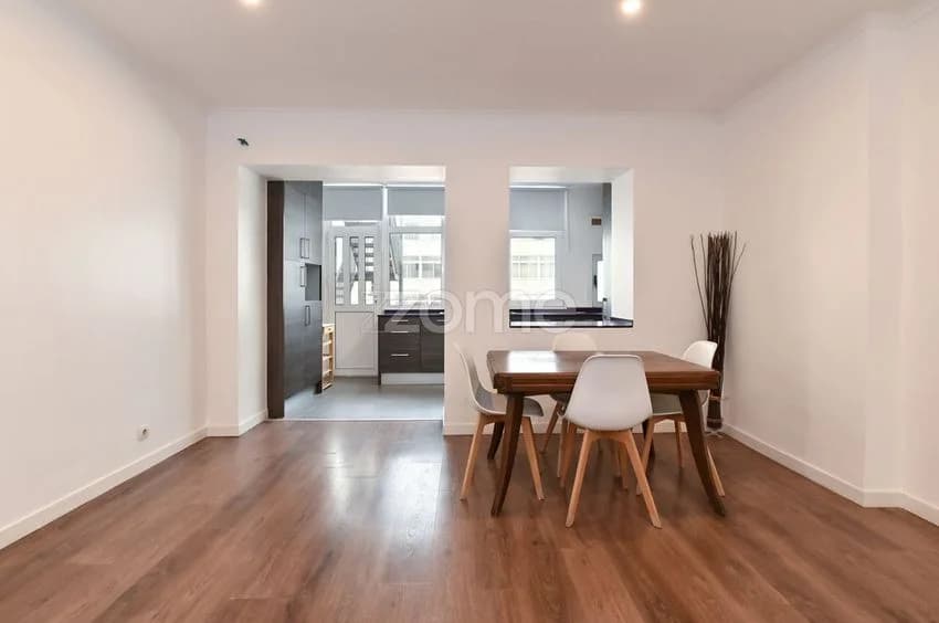 T2 flat for rent in rua Arco do Cego, 75 b