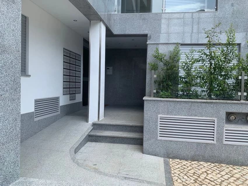 T2 flat for rent in Carcavelos Centro