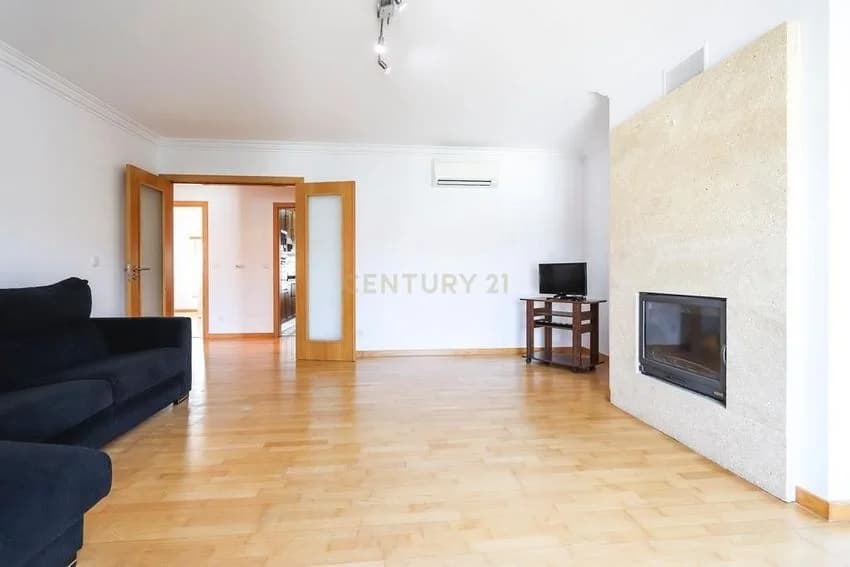 T2 flat for rent in rua Carlos Pereira, 9
