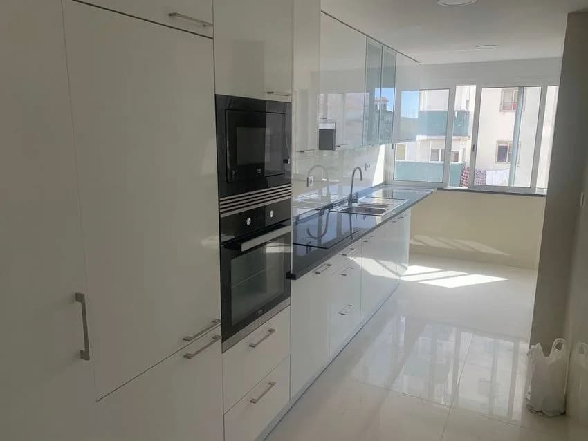 T2 flat for rent in rua Doutor Azevedo Neves
