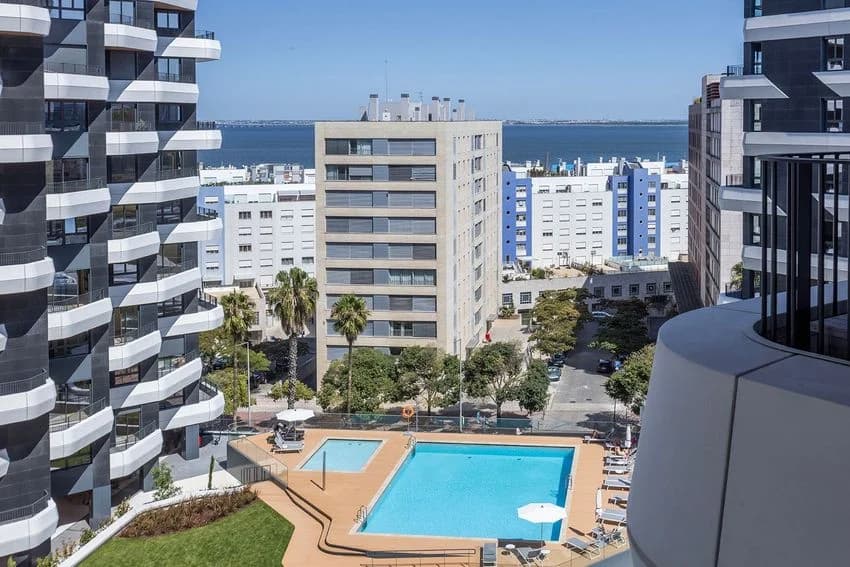 T1 flat for rent in rua Mário Botas, 3 lote