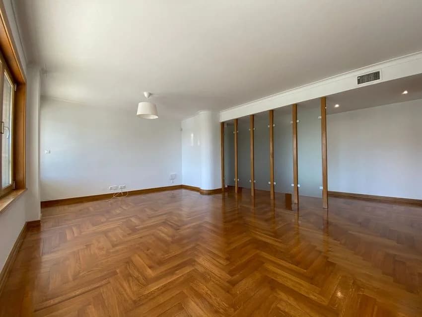 T1 flat for rent in avenida Madame Curie